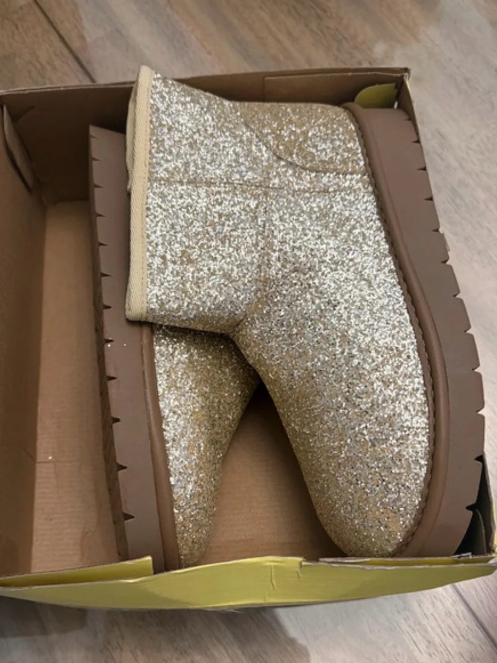 Cat & Jack Girls Size 5 Gold Glitter Fur Lined Zippered Up Boots! Brand New With